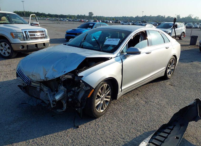 Photo 2 of 2013 Lincoln Mkz (VIN 3LN6L2G93DR810967)