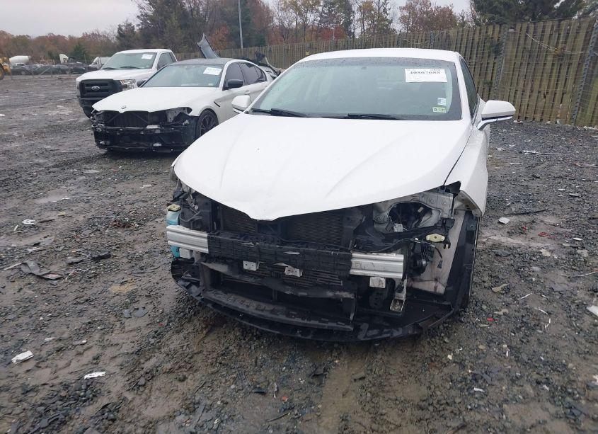 Photo 6 of 2016 Lincoln Mkz (VIN 3LN6L2G93GR618646)