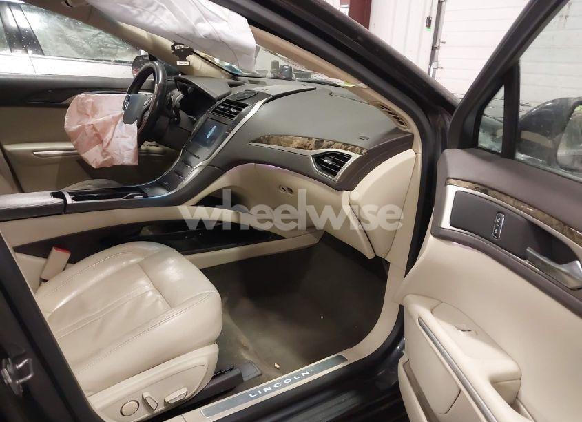 Photo 5 of 2013 Lincoln Mkz (VIN 3LN6L2G95DR812770)