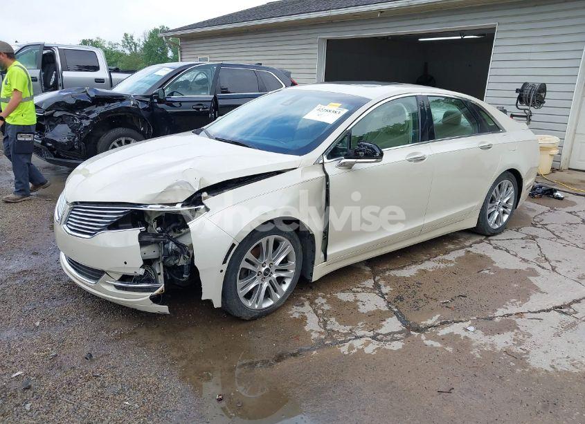 Photo 2 of 2014 Lincoln Mkz (VIN 3LN6L2G95ER808560)