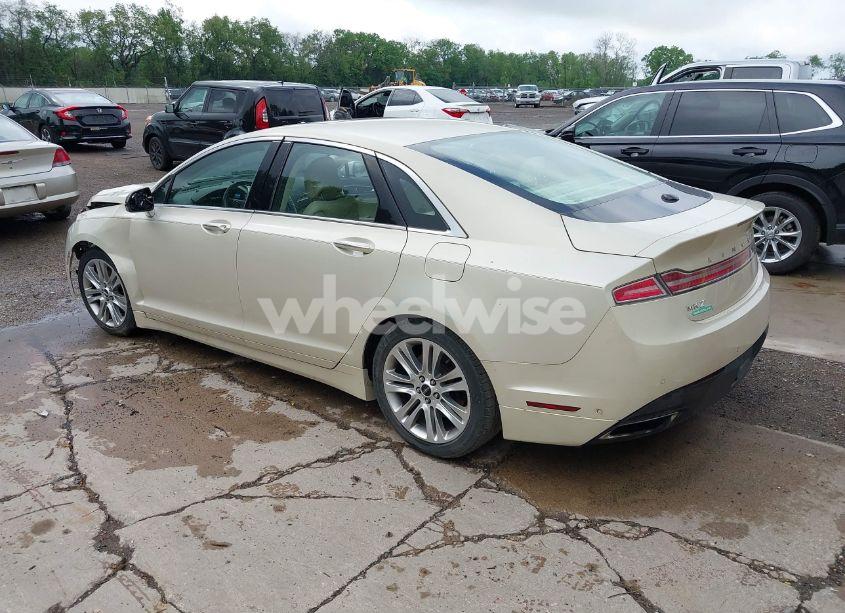 Photo 3 of 2014 Lincoln Mkz (VIN 3LN6L2G95ER808560)