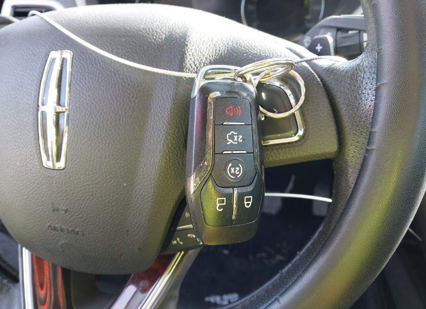 Photo 11 of 2013 Lincoln Mkz (VIN 3LN6L2G98DR807210)