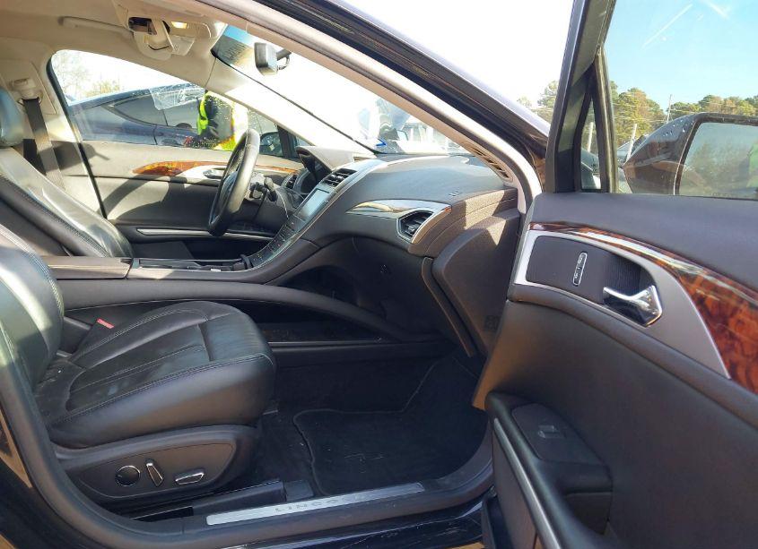 Photo 5 of 2013 Lincoln Mkz (VIN 3LN6L2G98DR807210)