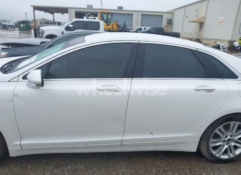 Photo 14 of 2014 Lincoln Mkz (VIN 3LN6L2G98ER803899)