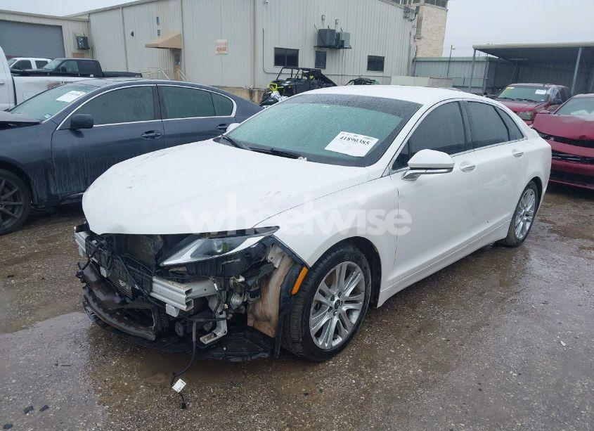 Photo 2 of 2014 Lincoln Mkz (VIN 3LN6L2G98ER803899)