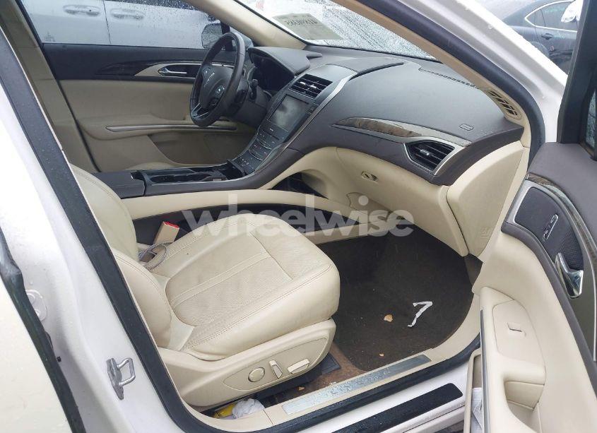 Photo 5 of 2014 Lincoln Mkz (VIN 3LN6L2G98ER803899)