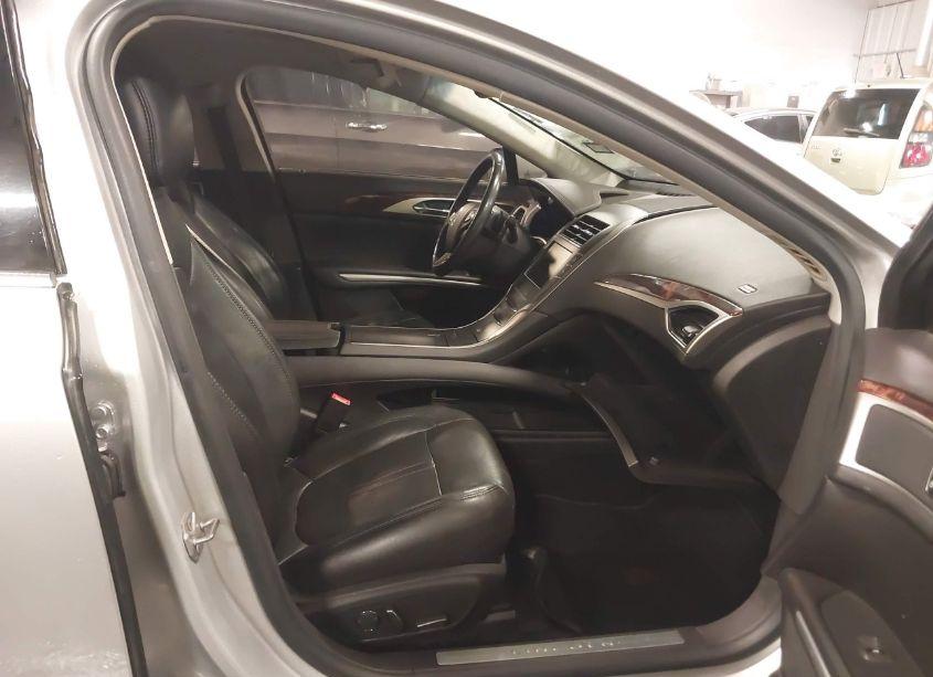 Photo 5 of 2014 Lincoln Mkz (VIN 3LN6L2G98ER820640)