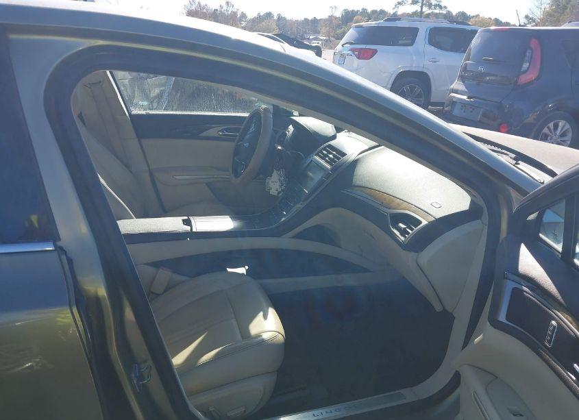 Photo 5 of 2013 Lincoln Mkz (VIN 3LN6L2G99DR801142)