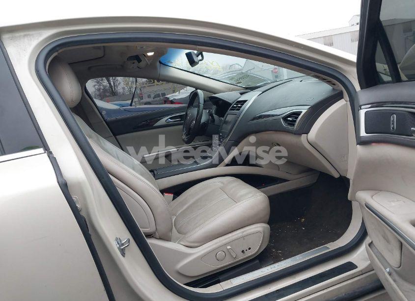 Photo 5 of 2016 Lincoln Mkz (VIN 3LN6L2G99GR630218)