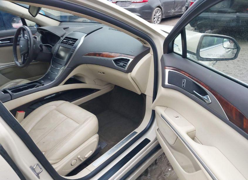 Photo 5 of 2014 Lincoln Mkz (VIN 3LN6L2G9XER806206)