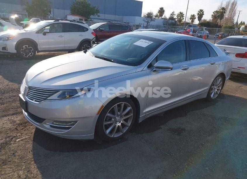 Photo 2 of 2014 Lincoln Mkz (VIN 3LN6L2G9XER824799)