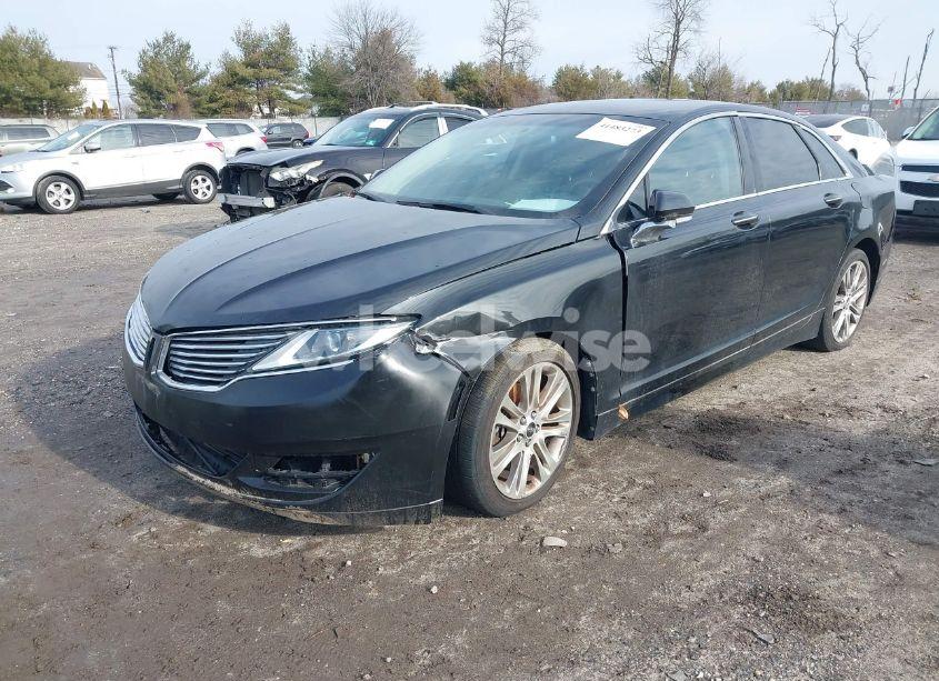 Photo 2 of 2013 Lincoln Mkz (VIN 3LN6L2GK0DR805745)