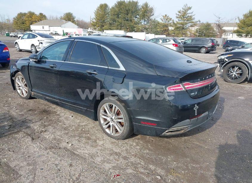 Photo 3 of 2013 Lincoln Mkz (VIN 3LN6L2GK0DR805745)