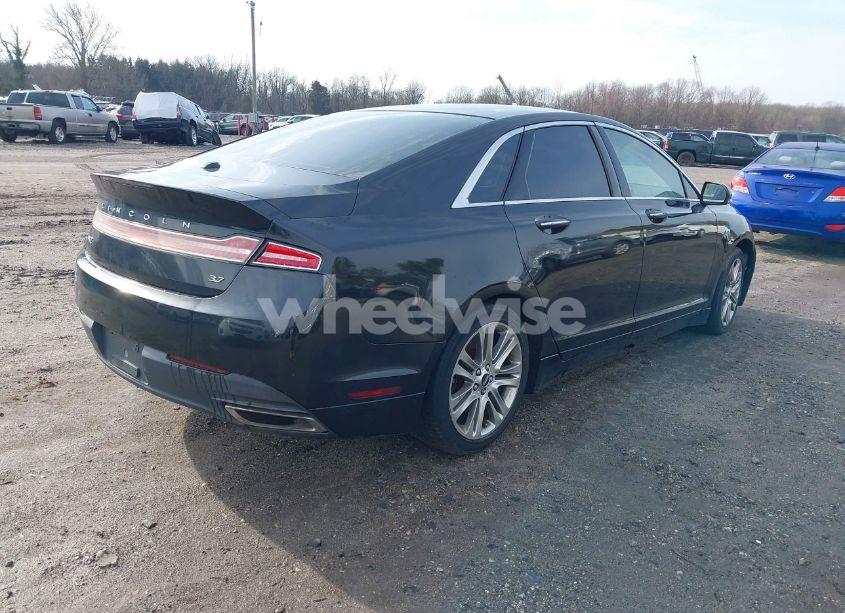 Photo 4 of 2013 Lincoln Mkz (VIN 3LN6L2GK0DR805745)