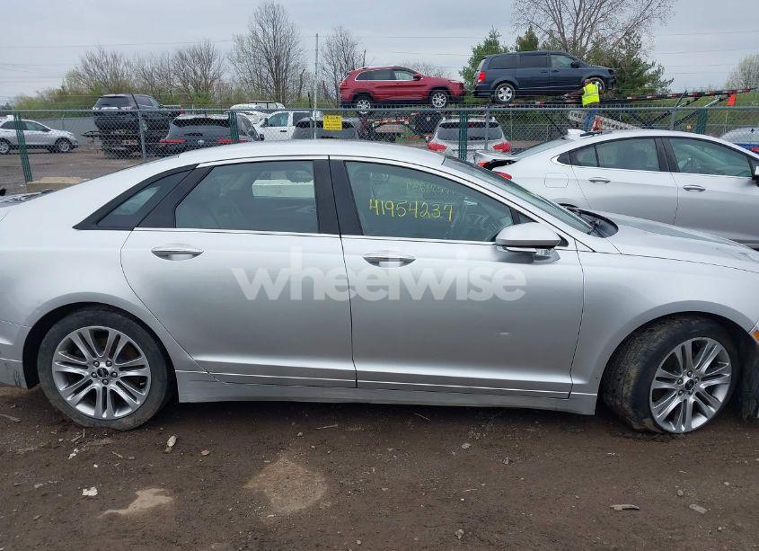 Photo 13 of 2013 Lincoln Mkz N/A (VIN 3LN6L2GK0DR823324)