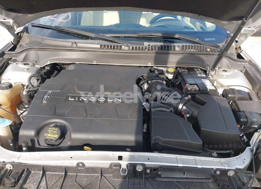 Photo 10 of 2013 Lincoln Mkz (VIN 3LN6L2GK1DR801025)