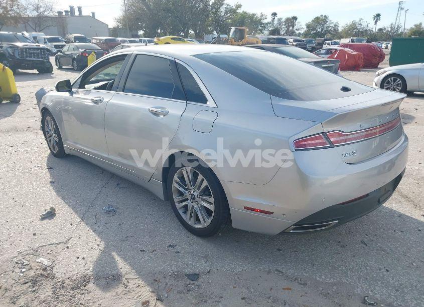Photo 3 of 2013 Lincoln Mkz (VIN 3LN6L2GK1DR801025)