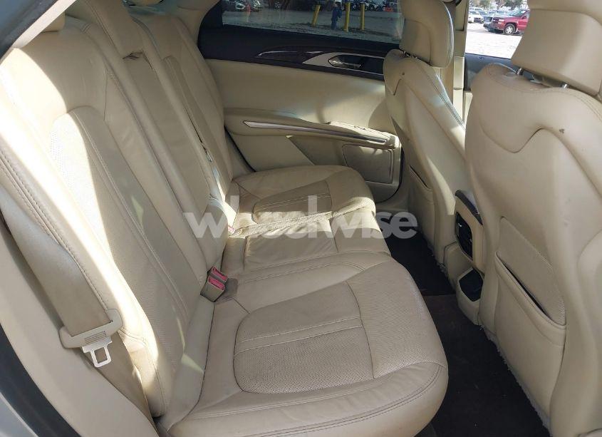 Photo 8 of 2013 Lincoln Mkz (VIN 3LN6L2GK1DR801025)