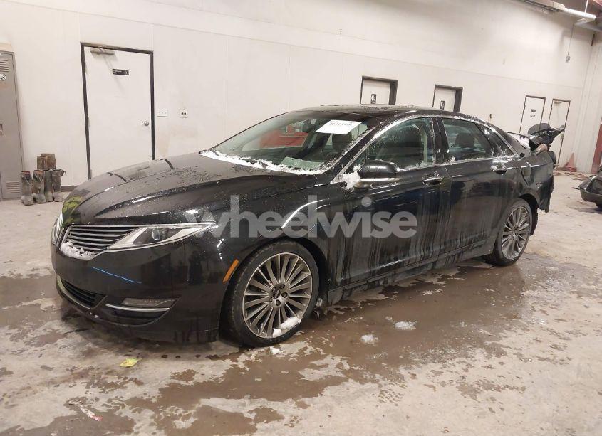 Photo 2 of 2013 Lincoln Mkz (VIN 3LN6L2GK1DR817922)