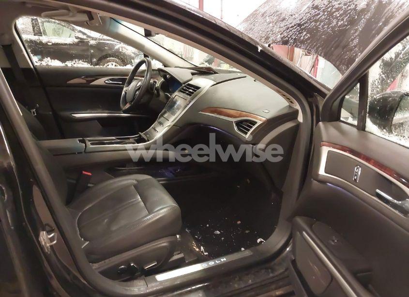 Photo 5 of 2013 Lincoln Mkz (VIN 3LN6L2GK1DR817922)