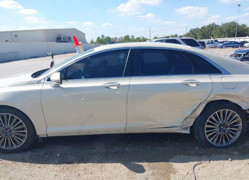 Photo 15 of 2014 Lincoln Mkz (VIN 3LN6L2GK1ER825455)