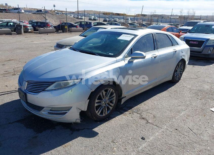 Photo 2 of 2014 Lincoln Mkz (VIN 3LN6L2GK2ER817686)
