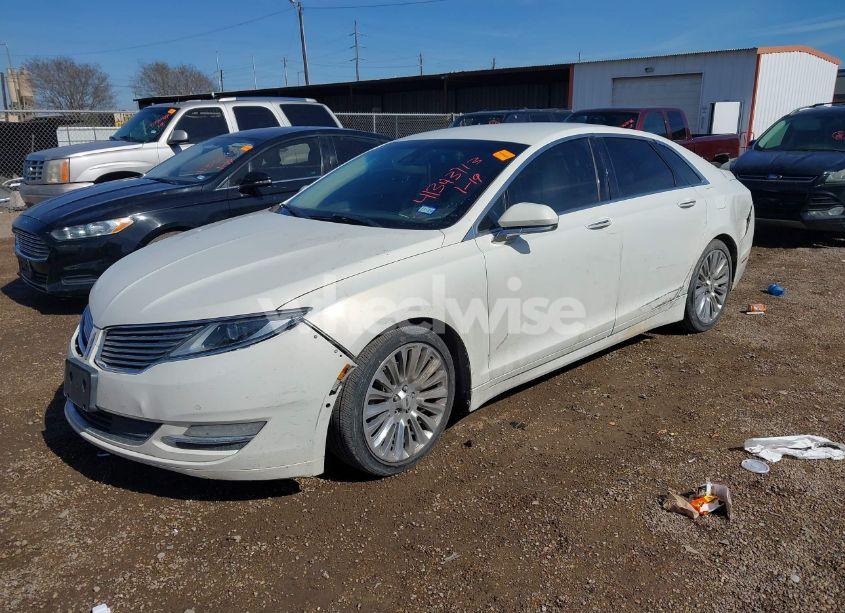 Photo 2 of 2013 Lincoln Mkz (VIN 3LN6L2GK3DR824094)