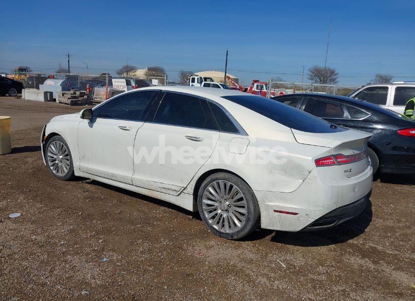 Photo 3 of 2013 Lincoln Mkz (VIN 3LN6L2GK3DR824094)