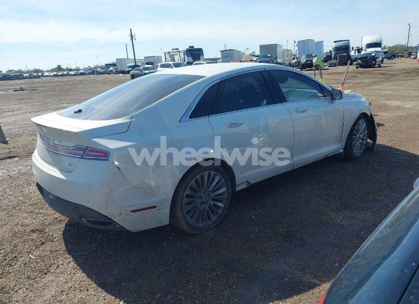 Photo 4 of 2013 Lincoln Mkz (VIN 3LN6L2GK3DR824094)