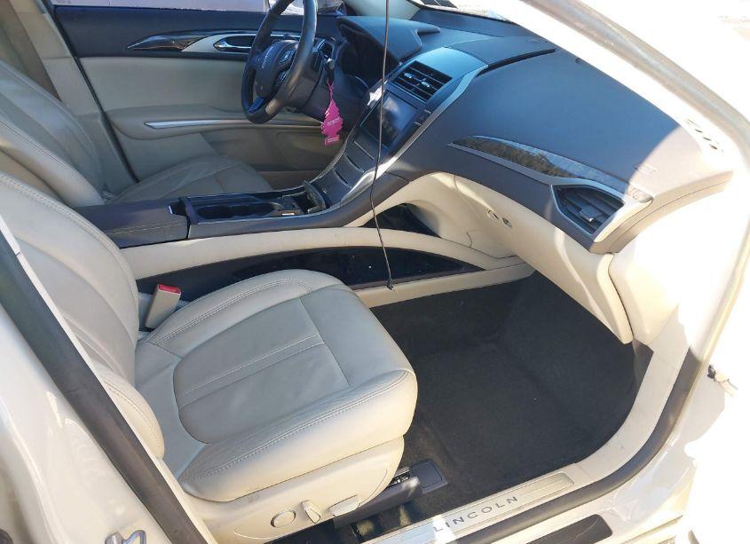 Photo 5 of 2014 Lincoln Mkz (VIN 3LN6L2GK5ER808268)