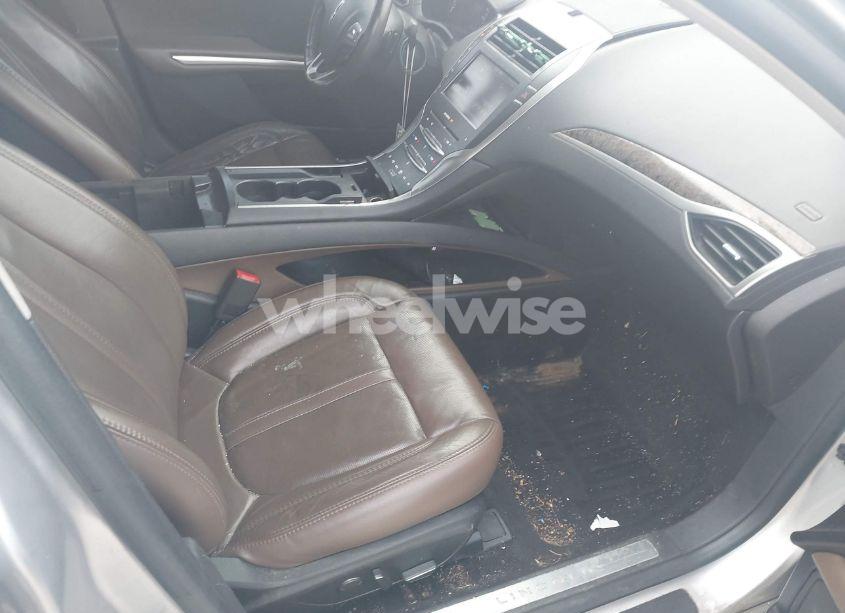 Photo 5 of 2014 Lincoln Mkz (VIN 3LN6L2GK5ER823529)