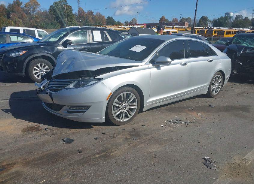 Photo 2 of 2015 Lincoln Mkz (VIN 3LN6L2GK5FR615989)