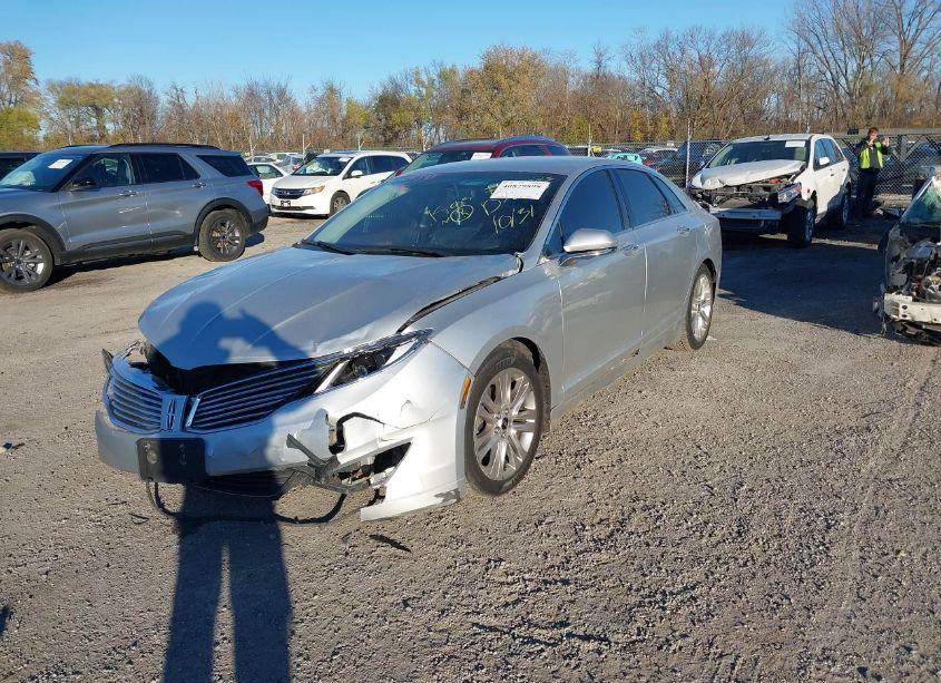 Photo 2 of 2014 Lincoln Mkz (VIN 3LN6L2GK7ER807557)