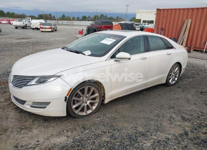 Photo 2 of 2015 Lincoln Mkz (VIN 3LN6L2GK8FR620152)