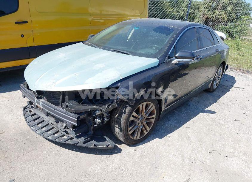 Photo 2 of 2014 Lincoln Mkz (VIN 3LN6L2GK9ER818561)