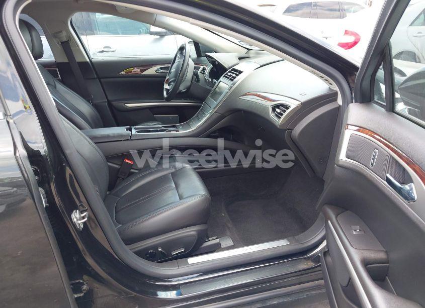 Photo 5 of 2013 Lincoln Mkz (VIN 3LN6L2GKXDR814338)