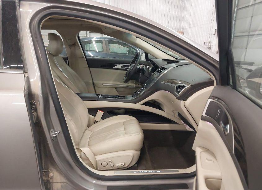 Photo 5 of 2015 Lincoln Mkz (VIN 3LN6L2J90FR619082)