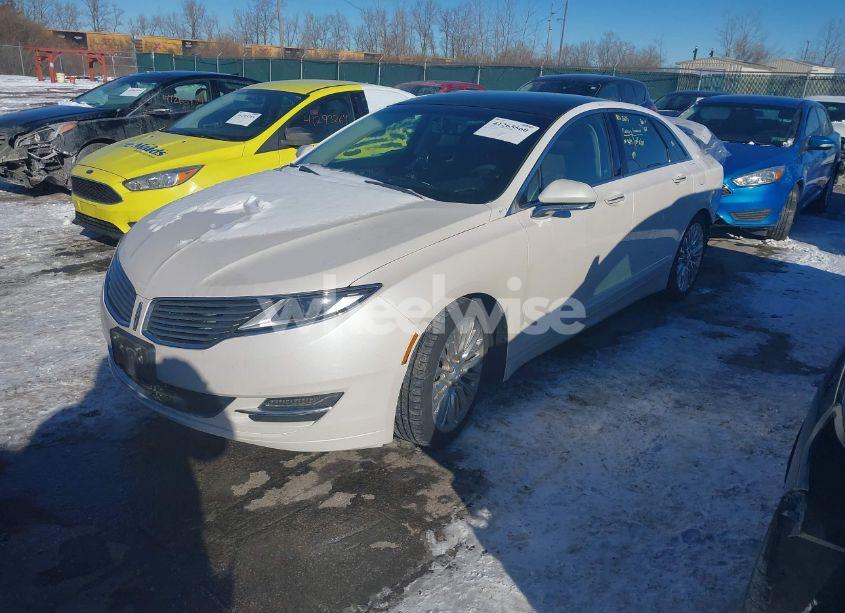Photo 2 of 2015 Lincoln Mkz (VIN 3LN6L2J91FR624002)