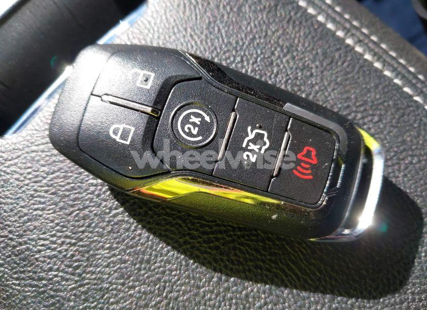 Photo 11 of 2016 Lincoln Mkz (VIN 3LN6L2J91GR610229)