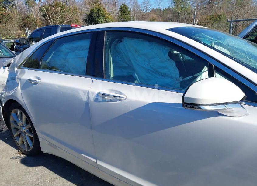 Photo 13 of 2016 Lincoln Mkz (VIN 3LN6L2J91GR610229)