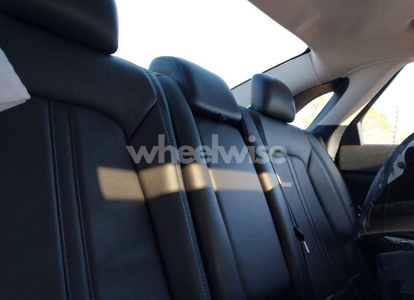 Photo 8 of 2016 Lincoln Mkz (VIN 3LN6L2J91GR610229)