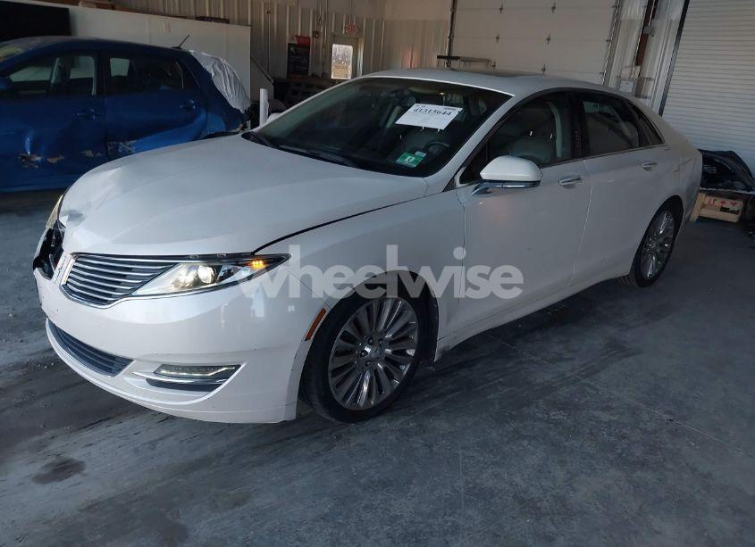 Photo 2 of 2013 Lincoln Mkz (VIN 3LN6L2J92DR803016)
