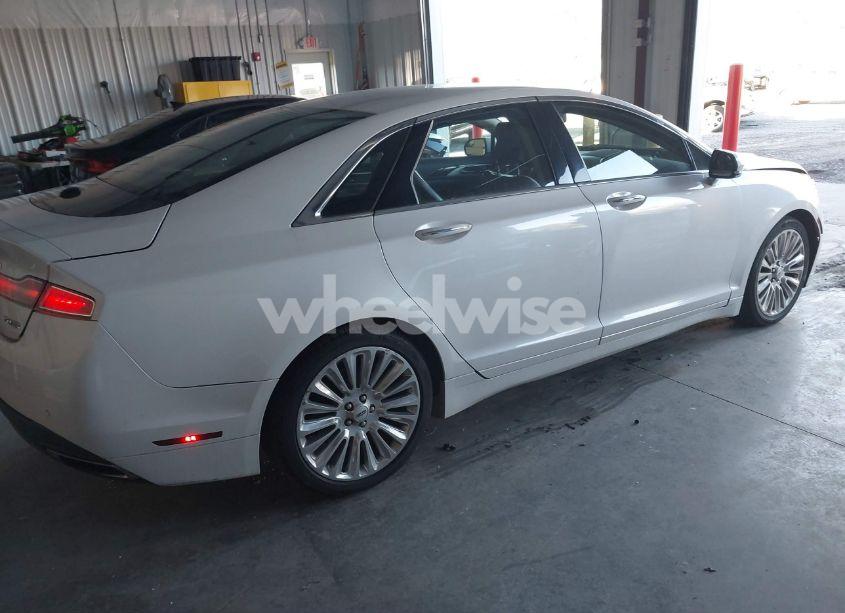 Photo 4 of 2013 Lincoln Mkz (VIN 3LN6L2J92DR803016)