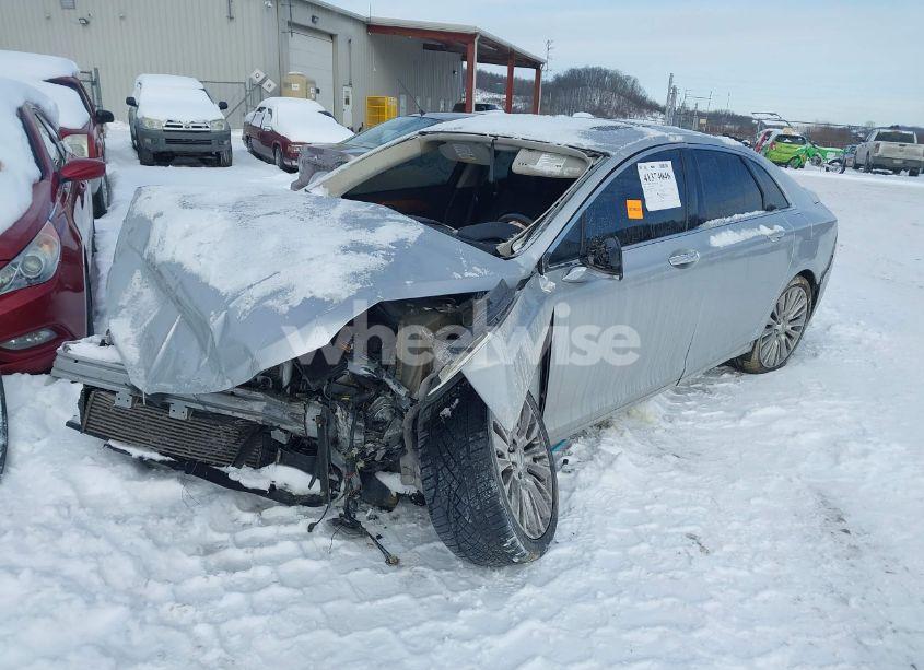 Photo 2 of 2014 Lincoln Mkz (VIN 3LN6L2J92ER832064)