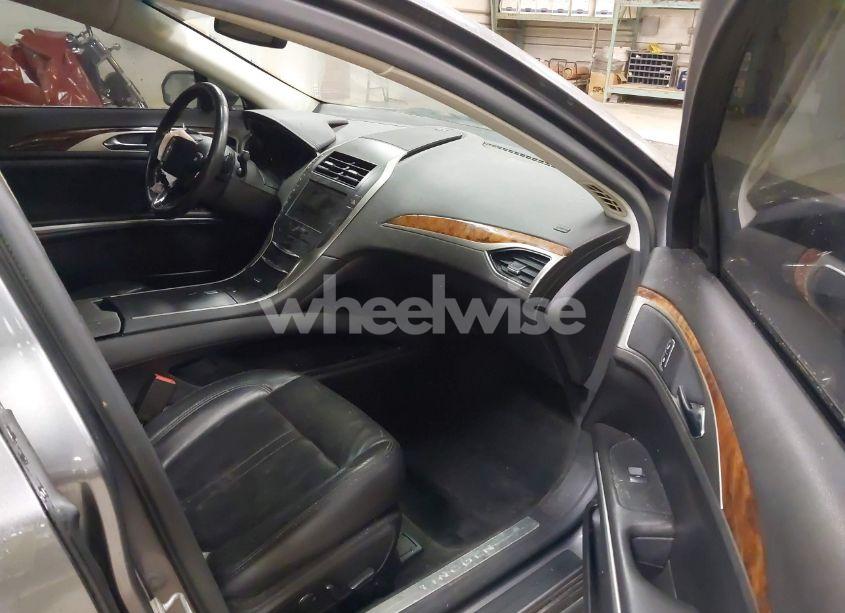 Photo 5 of 2014 Lincoln Mkz (VIN 3LN6L2J93ER819226)