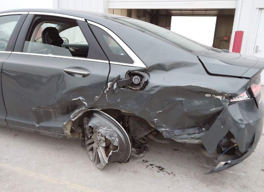 Photo 6 of 2015 Lincoln Mkz (VIN 3LN6L2J95FR604450)