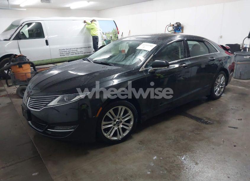 Photo 2 of 2014 Lincoln Mkz (VIN 3LN6L2J97ER814157)