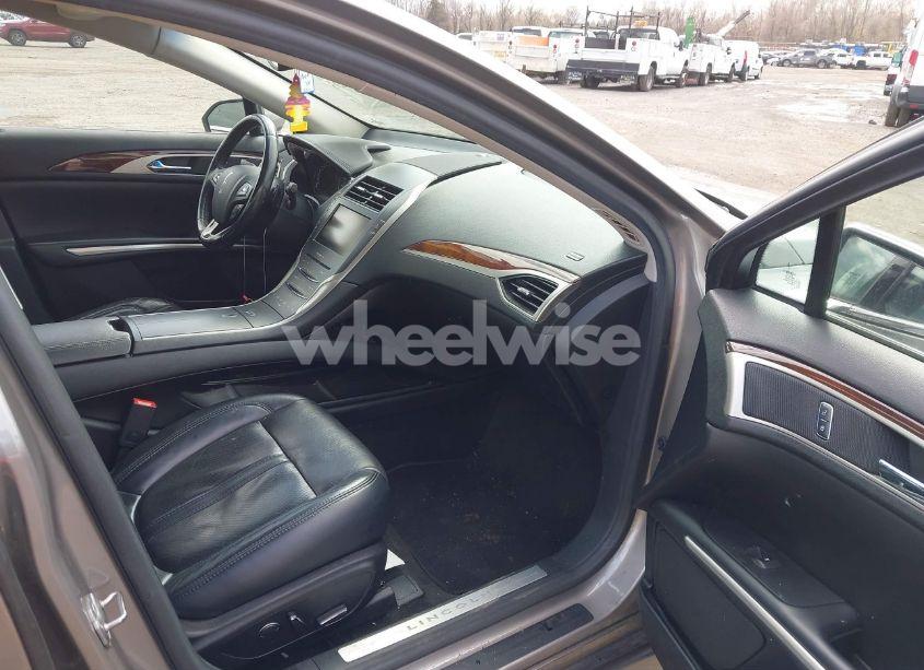 Photo 5 of 2016 Lincoln Mkz (VIN 3LN6L2J97GR620862)