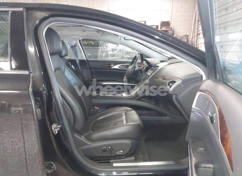 Photo 5 of 2013 Lincoln Mkz (VIN 3LN6L2J98DR803778)