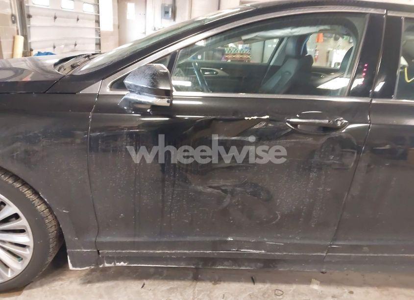 Photo 6 of 2013 Lincoln Mkz (VIN 3LN6L2J98DR803778)